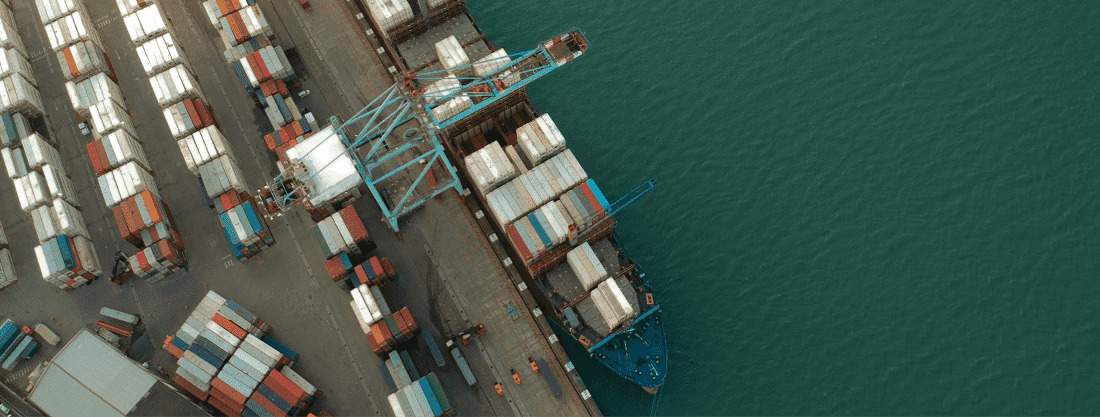 Sea terminal with containers and a crane